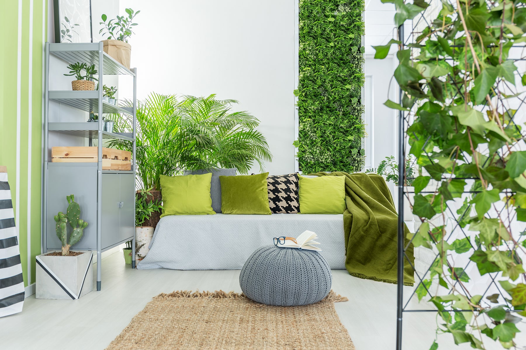 Guide to Artificial Greenery: How to Decorate with Fake Plants for a Fresh Look
