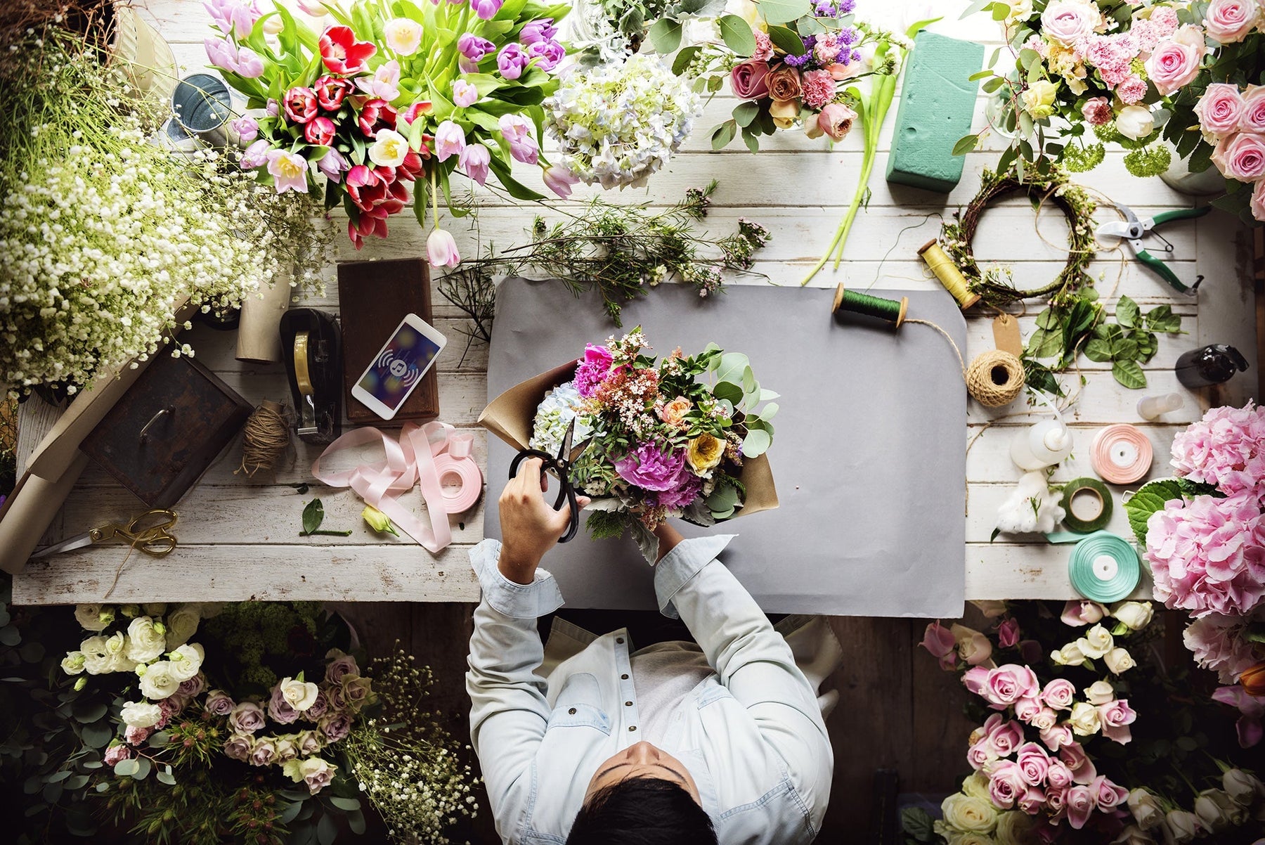 How to Make Artificial Flower Arrangements for Spring